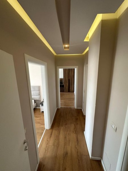 Tirane, jepet me qera apartament 2+1+Ballkon Kati 3, 120 m² 850 € (Komuna e Parisit)