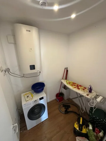 Tirane, jepet me qera apartament 2+1 Kati 4, 115 m² 870 € (Komuna Parisit)