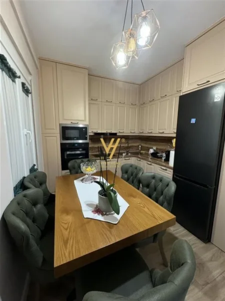 Tirane, shitet apartament 2+1+Ballkon Kati 3, 110 m² 206.000 € (SELITE)