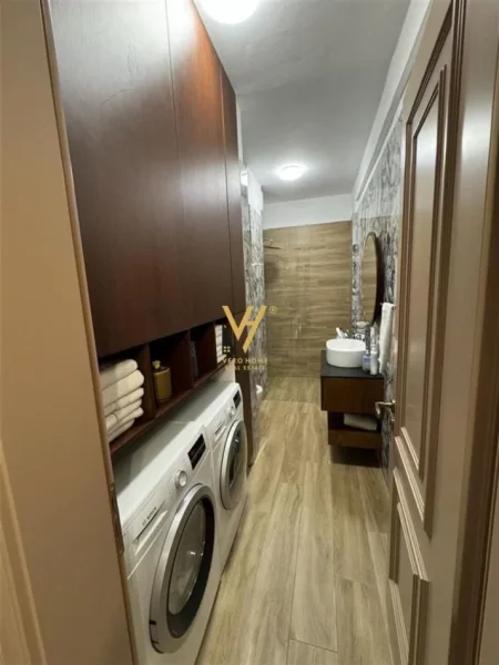 Tirane, shitet apartament 2+1+Ballkon Kati 3, 110 m² 206.000 € (SELITE)