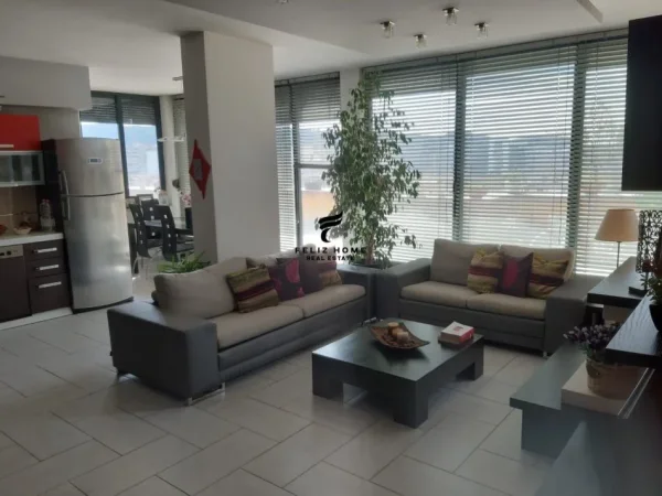 Tirane, jepet me qera apartament 3+1 Kati 6, 225 m² 900 € (21 DHJETORI)