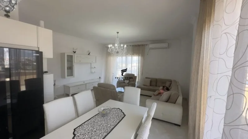 Tirane, jepet me qera apartament 3+1 Kati 4, 220 m² 600 € (QTU)