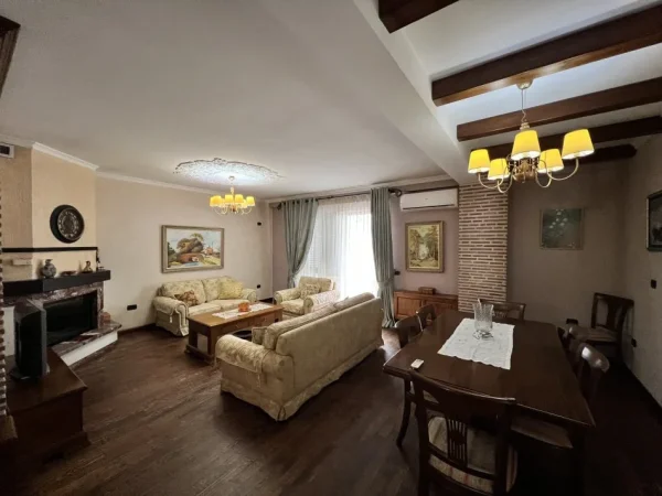 Tirane, jepet me qera apartament 3+1+Aneks+Ballkon Kati 9, 210 m² 1.000 € (Rruga e Kavajes)