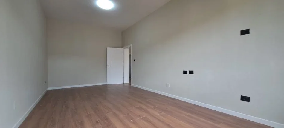 OKAZION Tirane, shitet apartament 2+1 Kati 5, 72 m² 125.000 € (MYSLYM SHYRI)