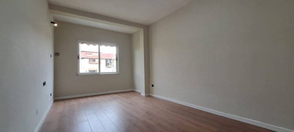 OKAZION Tirane, shitet apartament 2+1 Kati 5, 72 m² 125.000 € (MYSLYM SHYRI)