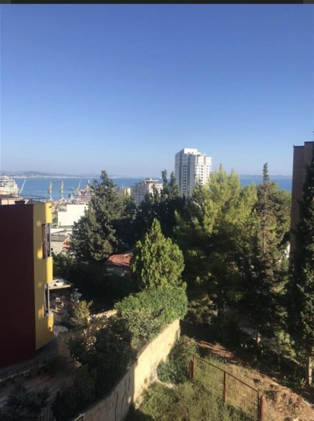 Durres, jepet me qera apartament 2+1+Ballkon , 107 m² 350 € (Vila Yogut, Durres)