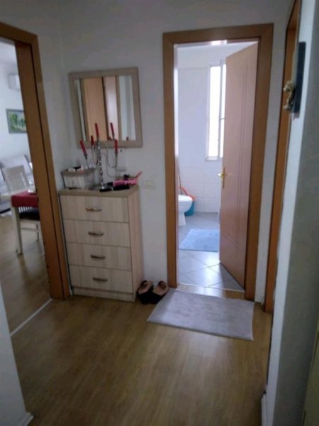 Tirane, shitet apartament 1+1 Kati 2, 64 m² 125.000 € (Selite)