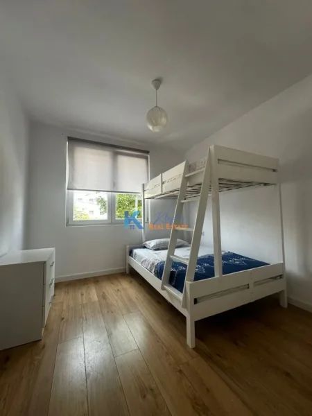 Tirane, shitet apartament 2+1+Ballkon Kati 2, 73 m² 155.000 € (Rruga Mine Peza)