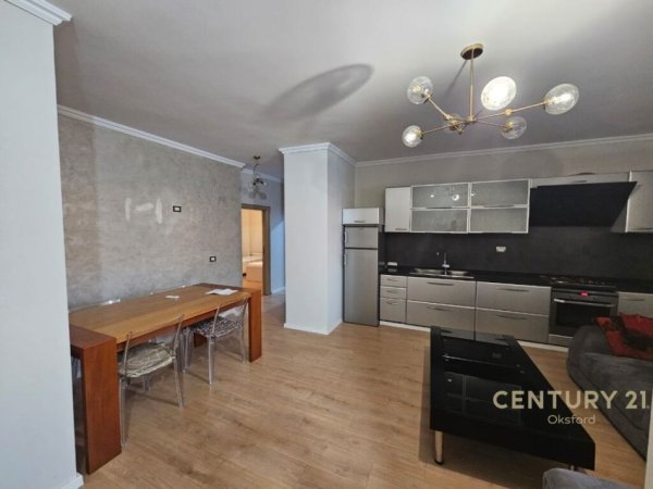 JAPIM ME QIRA APARTAMENT 2+1 PRANE 21 DHJETORIT!  OKS99871