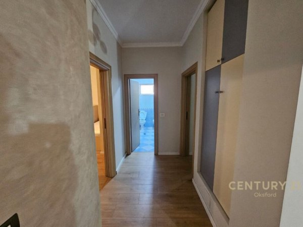 JAPIM ME QIRA APARTAMENT 2+1 PRANE 21 DHJETORIT!  OKS99871