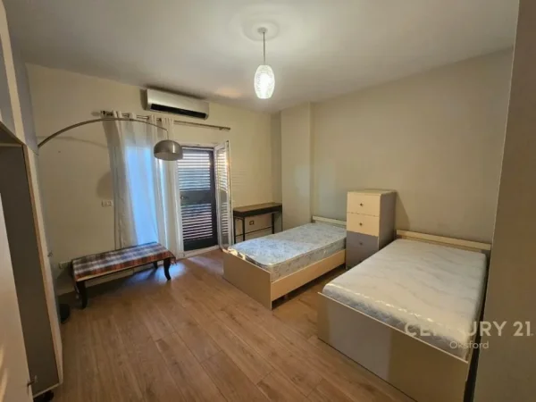 JAPIM ME QIRA APARTAMENT 2+1 PRANE 21 DHJETORIT!  OKS99871