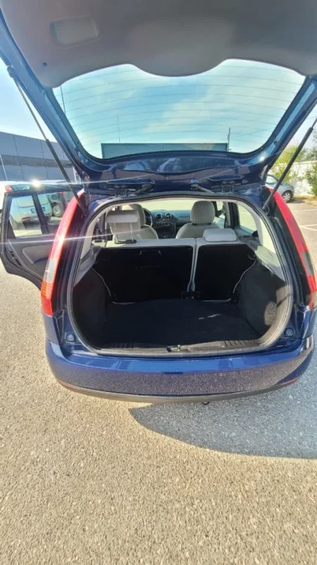 Tirane, shes makine Ford Fiesta Benzin, blu manuale Kondicioner 201.000 km 1.700 €