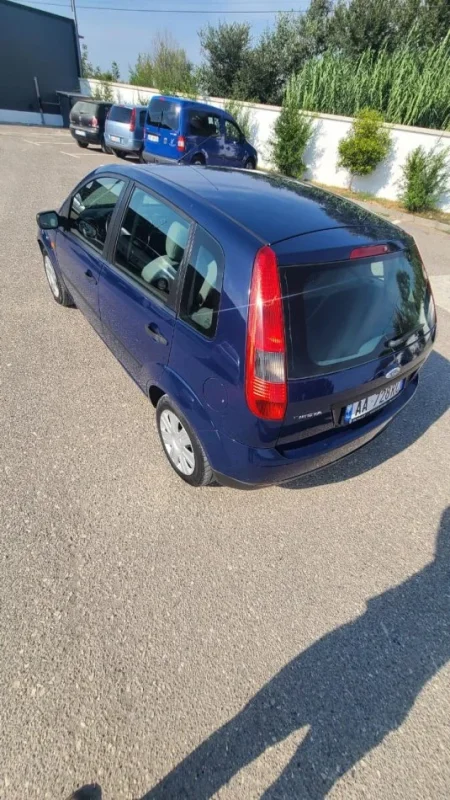 Tirane, shes makine Ford Fiesta Benzin, blu manuale Kondicioner 201.000 km 1.700 €