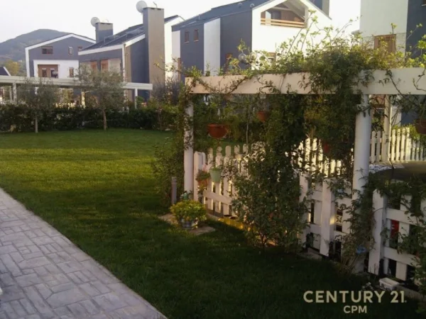 Tirane, shes Vile 4+1 Kati 0, 452 m² 670.000 € 