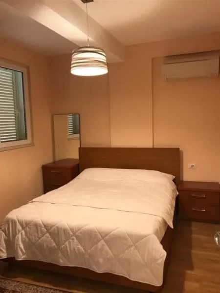 Tirane, jepet me qera apartament 1+1 Kati 1, 73 m² 600 € (KODRA E DIELLIT)