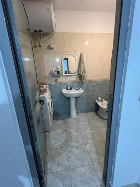 Tirane, jepet me qera apartament 2+1 Kati 2, 100 m² 450 € (Astir)