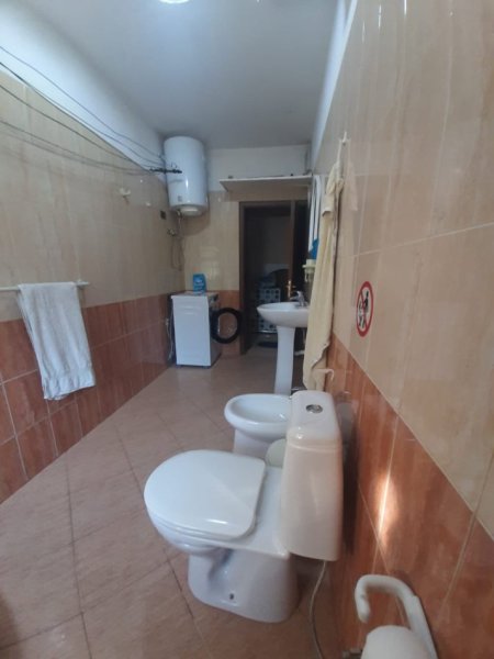 Tirane, jepet me qera apartament 2+1 Kati 1, 72 m² 500 € (BRRYLI)