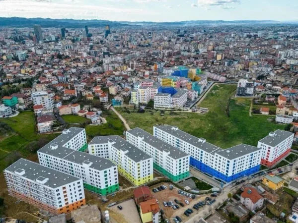 Tirane, shitet apartament 2+1 Kati 7, 75 m² 105.000 € (Ali Demi)
