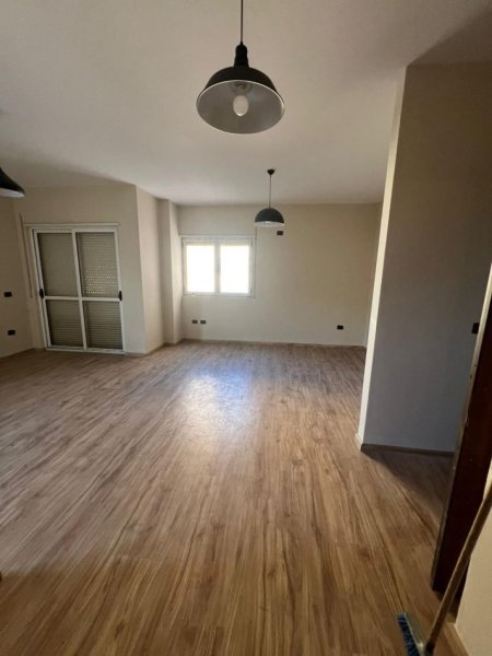 Durres, shitet apartament 2+1+Ballkon Kati 4, 100 m² 120.000 € (Plazh, Durres)