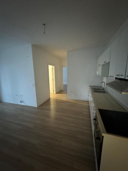 Tirane, jepet me qera zyre Kati 2, 95 m² 700 € (Don bosko)