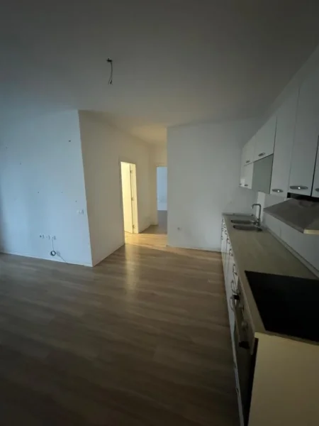 Tirane, jepet me qera zyre Kati 2, 95 m² 700 € (Don bosko)