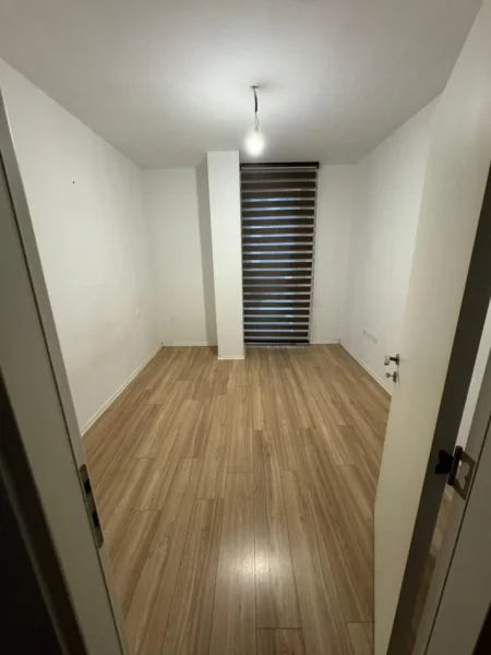 Tirane, jepet me qera zyre Kati 2, 95 m² 700 € (Don bosko)