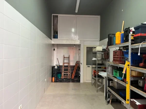 Tirane, shitet dyqan Kati 0, 27 m² 85.000 € (Rruga Mikel Maruli)