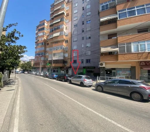 Tirane, jepet me qera bodrum Kati -1, 120 m² 35.000 Leke (Irfan Tomini)