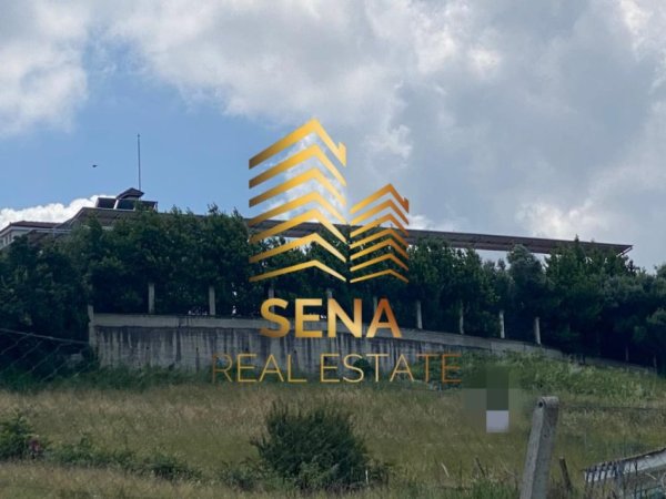Tirane, shitet toke , 600 m² 75.000 € (Rruga Ali Shefqeti)