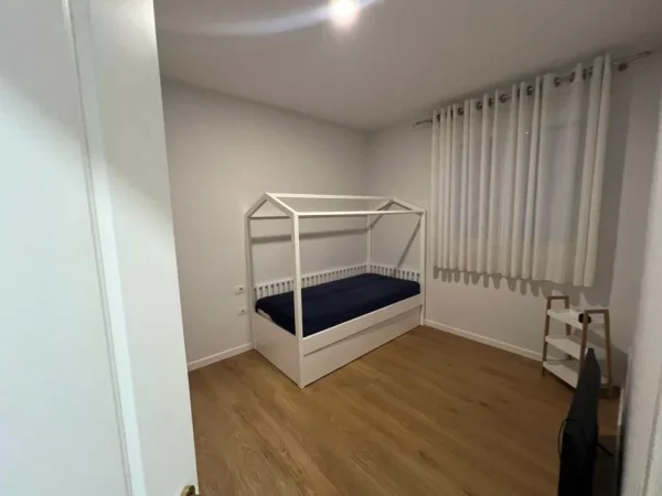 Tirane, shitet apartament 2+1 Kati 1,