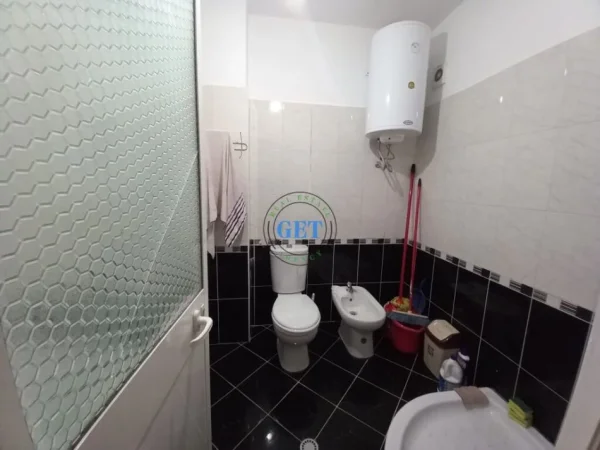 Durres, jepet me qera apartament 3+1+Ballkon Kati 8, 130 m² 450 € (UKD, Durres)