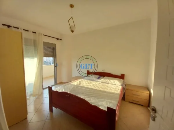 Durres, jepet me qera apartament 3+1+Ballkon Kati 8, 130 m² 450 € (UKD, Durres)