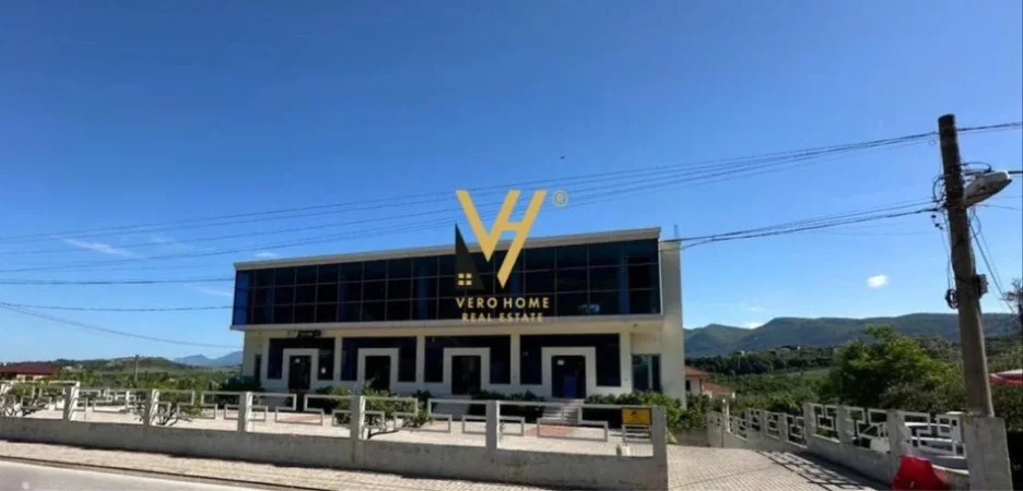 Tirane, jepet me qera ambjent biznesi Kati 0, 800 m² 4.800 € (BERZHITE)