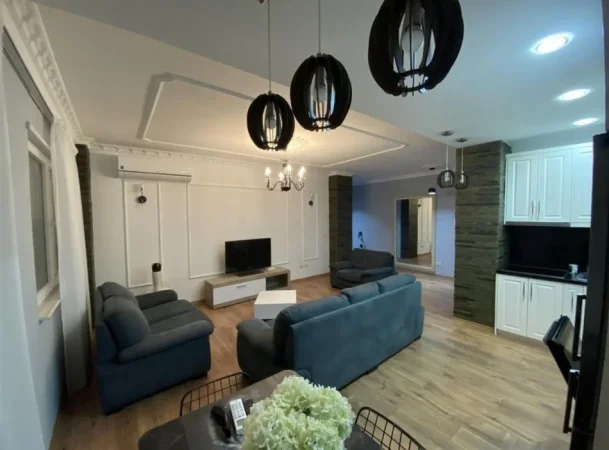 Tirane, jepet me qera apartament 2+1+Ballkon Kati 5, 115 m² 600 € (Astir)