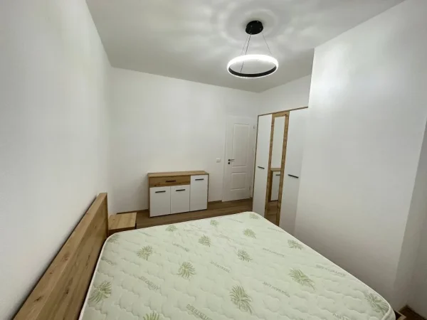 Tirane, jepet me qera apartament 1+1 Kati 9, 400 € (Astir (Vila L))