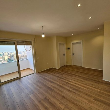 Tirane, shitet apartament 1+1 Kati 9, 58 m² 125.000 € (Rruga e Kavajes)