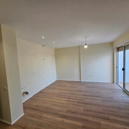 Tirane, shitet apartament 1+1 Kati 9, 58 m² 125.000 € (Rruga e Kavajes)