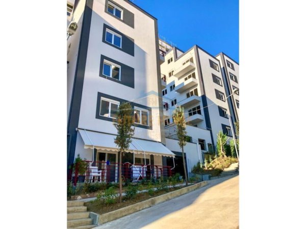 Tirane, shitet apartament 3+1 Kati 5, 116 m² 320.000 € (Kompleksi FZ, Liqeni i Thate, Tirane)