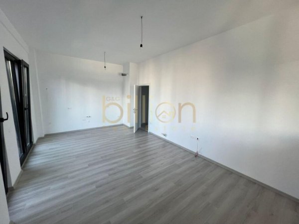 Tirane, jepet me qera apartament 2+1 Kati 8, 120 m² 800 € (21 Dhjetori)