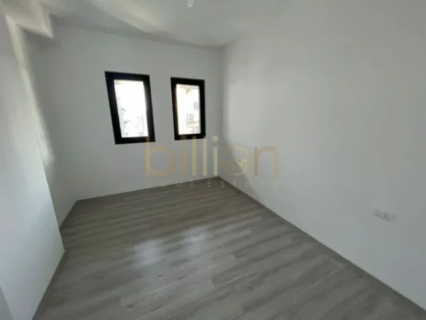 Tirane, jepet me qera apartament 2+1 Kati 8, 120 m² 800 € (21 Dhjetori)