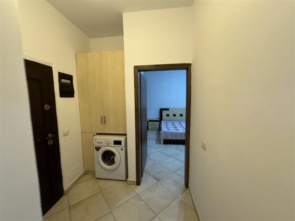 Shqiperi, jepet me qera apartament 2+1+Ballkon Kati 6, 100 m² 500 € (STACIONI I TRENIT)