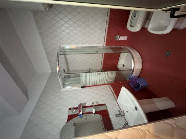 Shqiperi, jepet me qera apartament 2+1+Ballkon Kati 6, 100 m² 500 € (STACIONI I TRENIT)