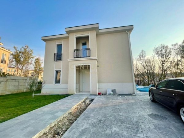 Tirane, jepet me qera Vile 3 Katshe Kati 3, 352 m² 4.000 € (COLLINA VERDE, TEG)