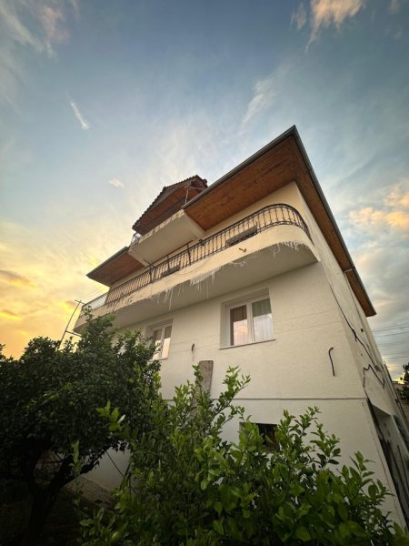 APARTAMENTE ME QERA - ZONA E SENATORIUMIT