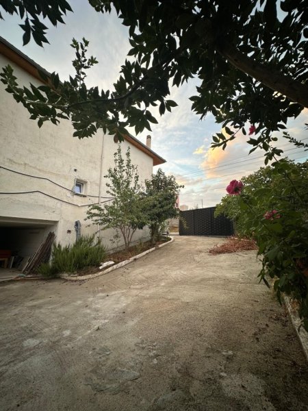 APARTAMENTE ME QERA - ZONA E SENATORIUMIT