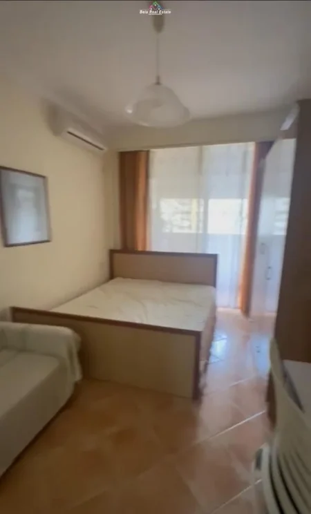 Tirane, jepet me qera apartament 1+1 Kati 3, 65 m² 540 € (Bllok)