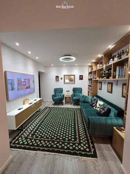 Tirane, shes apartament 2+1 Kati 3, 92 m² 250.000 € (Bllok)