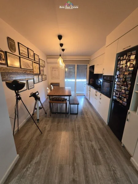Tirane, shes apartament 2+1 Kati 3, 92 m² 250.000 € (Bllok)