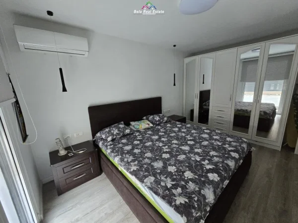 Tirane, shes apartament 2+1 Kati 3, 92 m² 250.000 € (Bllok)