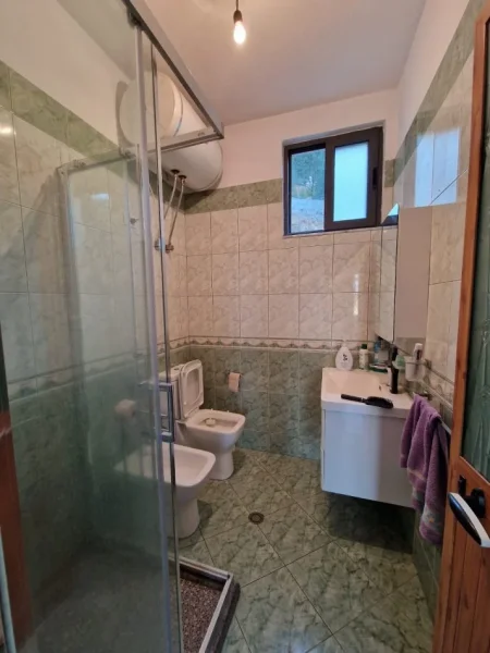 Tirane, shitet shtepi 2 Katshe Kati 0, 315 m² 280.000 € (yrshek)